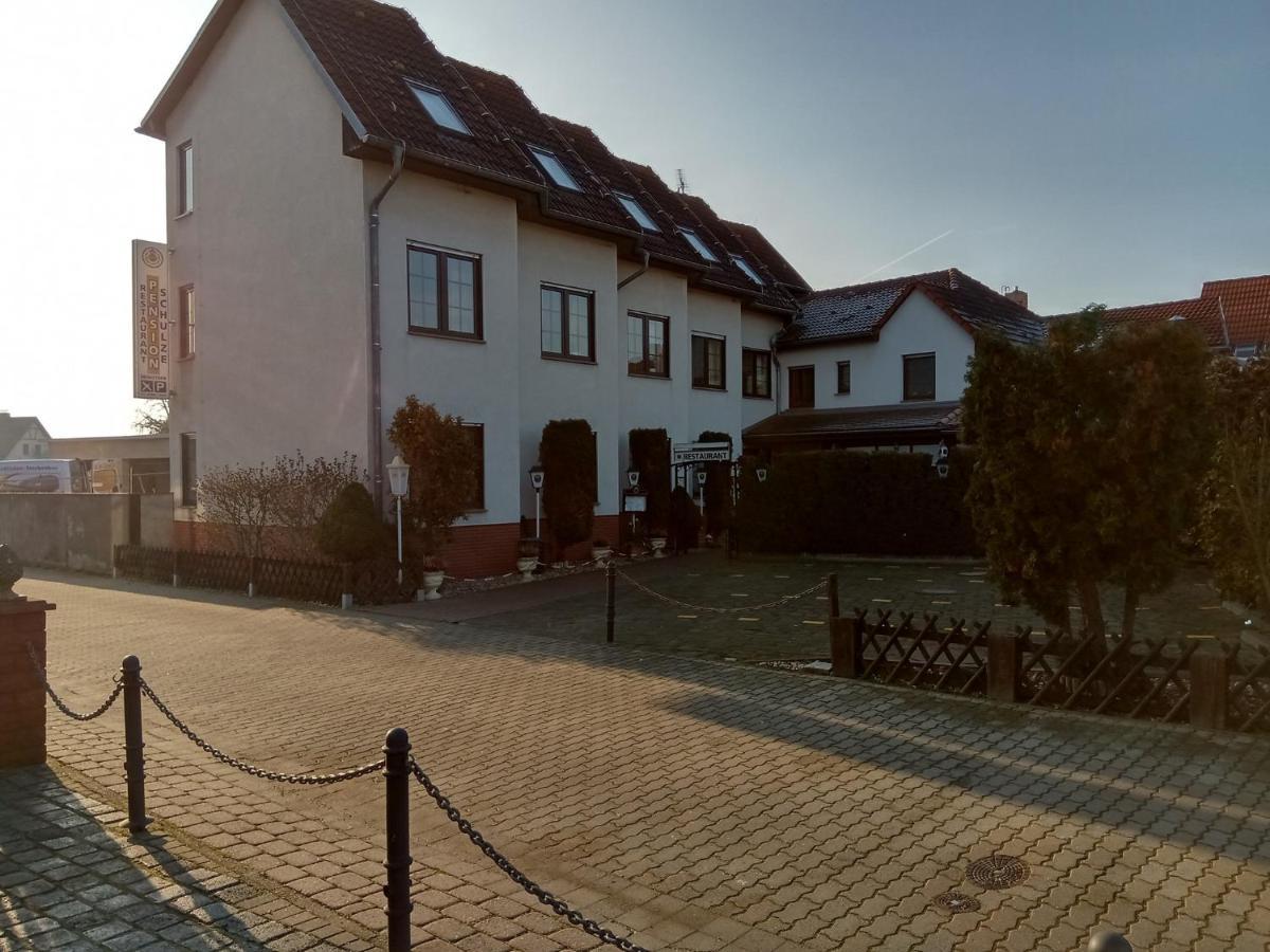 Pension Schulze 奥拉宁鲍姆 外观 照片